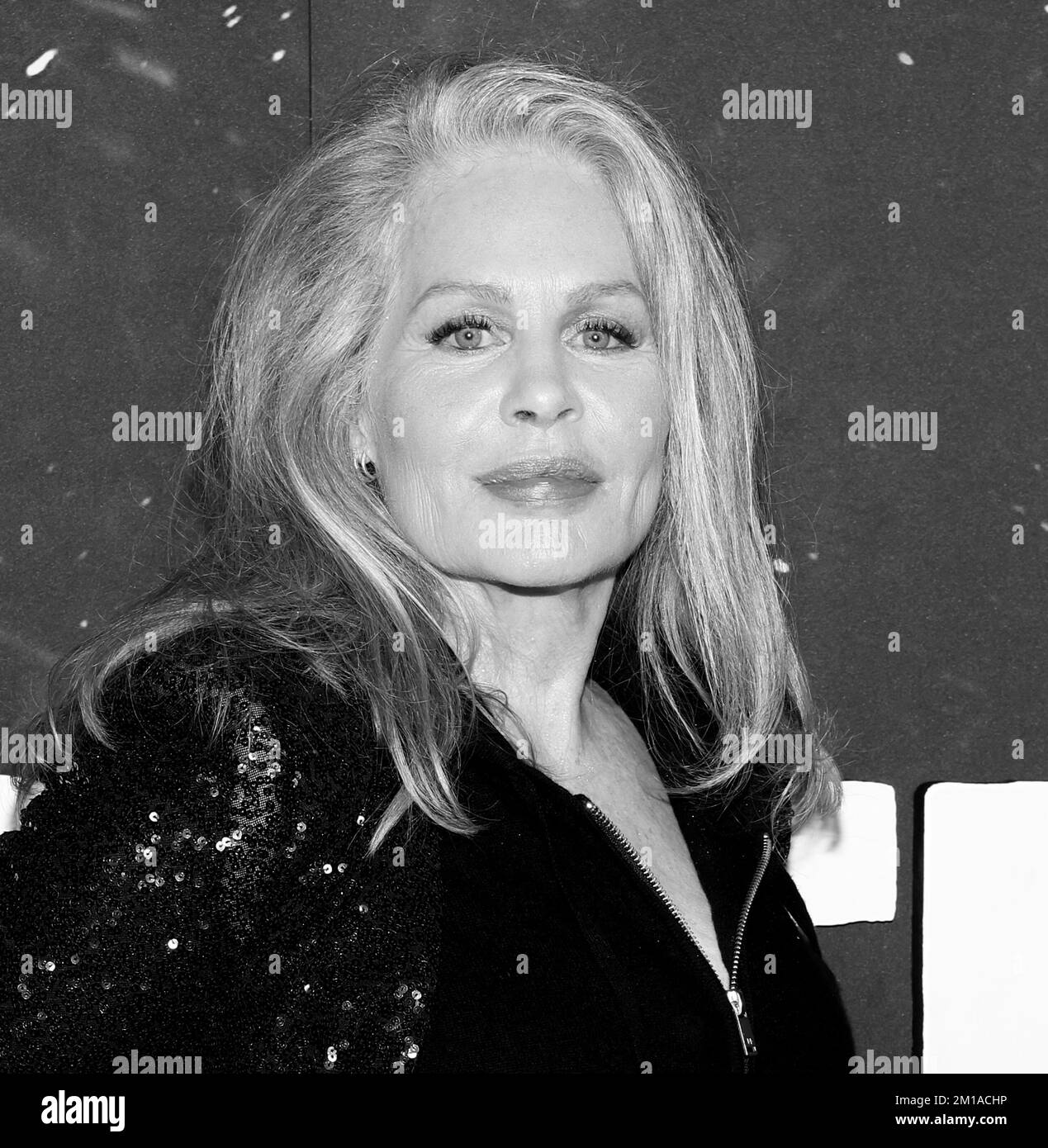 Los Angeles, CA, Nov 29, 2022 Beverly D'Angelo arrives at the movie