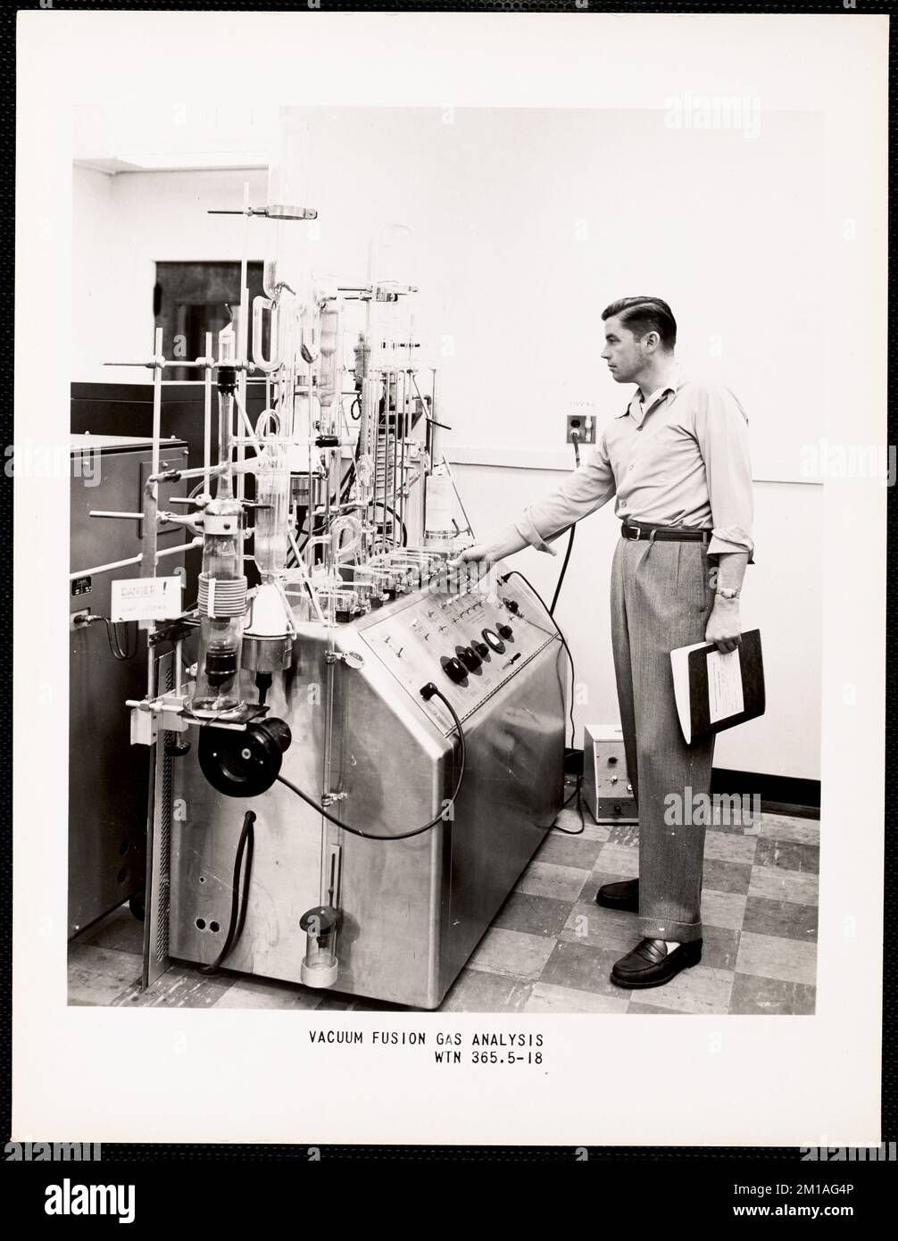 Vacuum fusion gas analysis , Armories, Ordnance industry, Laboratories