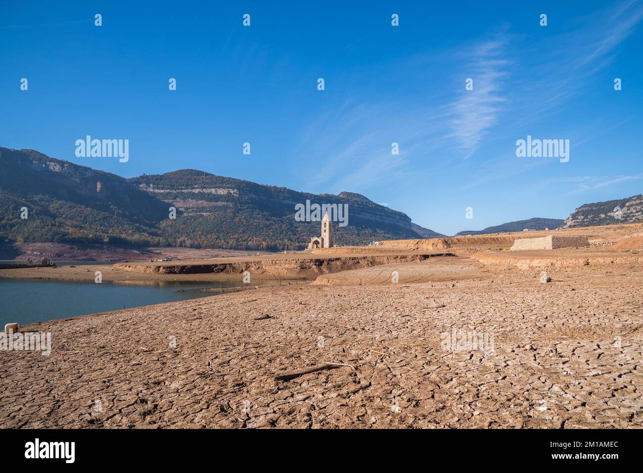 Lack of water in the Sau reservoir. The swamp is at very low water levels due to lack of rain, drought, soil desertification, climate change, environm Stock Photo
