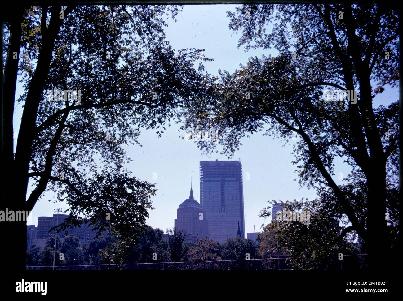 John Hancock Tower Boston How Architects Fought To Build This Boston Icon - hhtunio