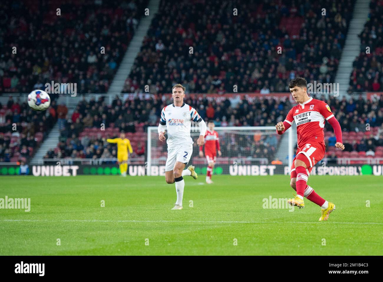Middlesbrough's Ryan Giles crosses the ball during the Sky Bet Championship match between Middlesbrough and Luton Town at the Riverside Stadium, Middlesbrough on Saturday 10th December 2022. (Credit: Trevor Wilkinson | MI News) Credit: MI News & Sport /Alamy Live News Stock Photo