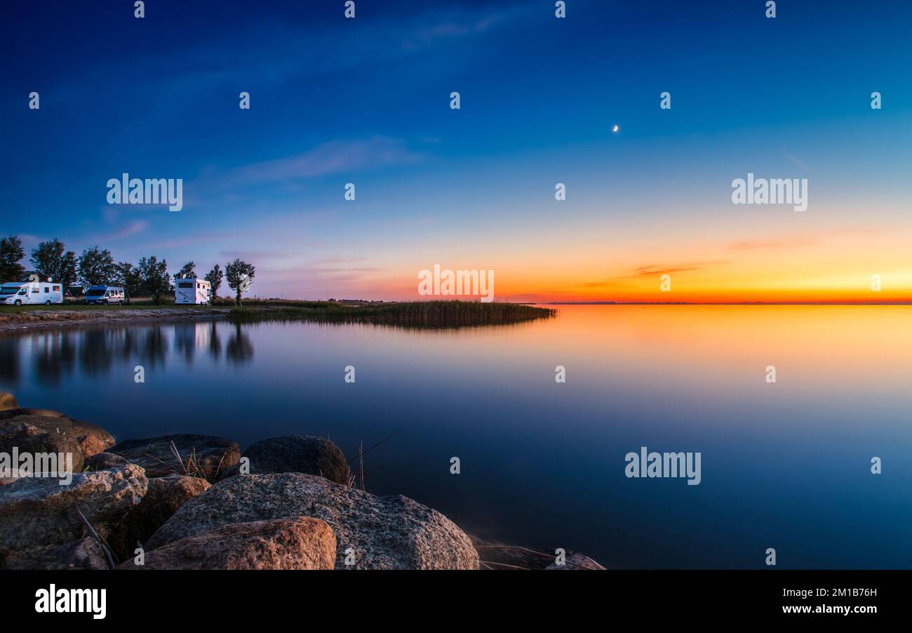 Bluehour hi-res stock photography and images - Alamy