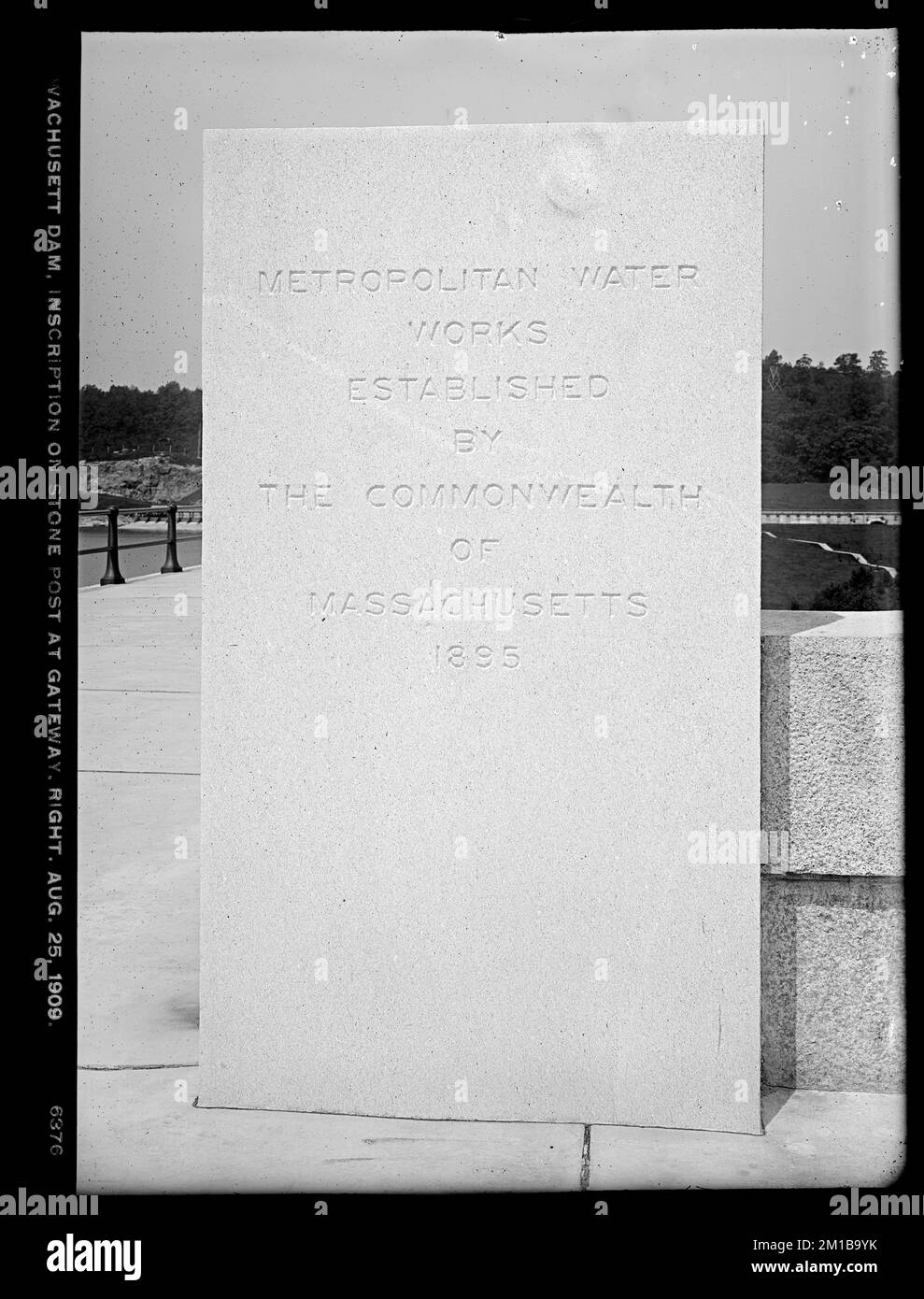 Wachusett Dam, inscription on stone post at gateway, right, Clinton, Mass., Aug. 25, 1909 , waterworks, dams, inscriptions Stock Photo