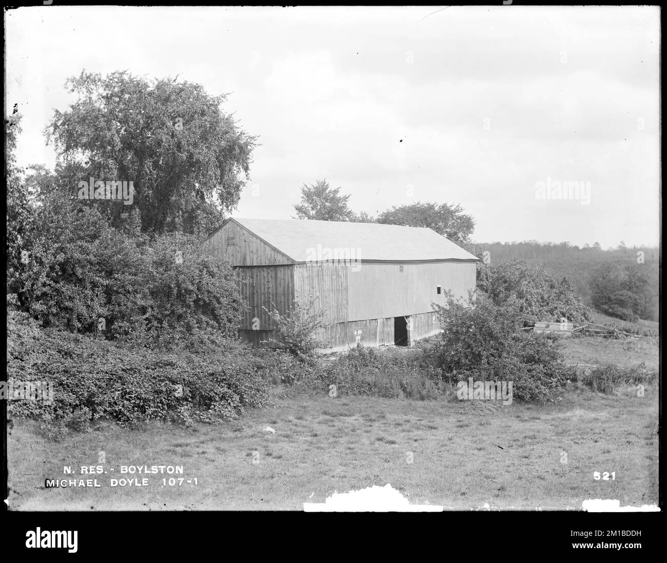 Wachusett Reservoir, barn of Michael Doyle, from the southwest, Boylston, Mass., Sep. 5, 1896 , waterworks, reservoirs water distribution structures, real estate Stock Photo