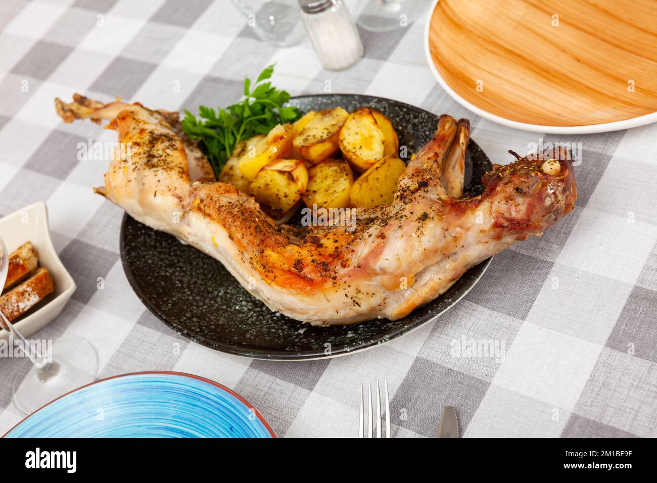 Roasted whole rabbit hi-res stock photography and images - Alamy
