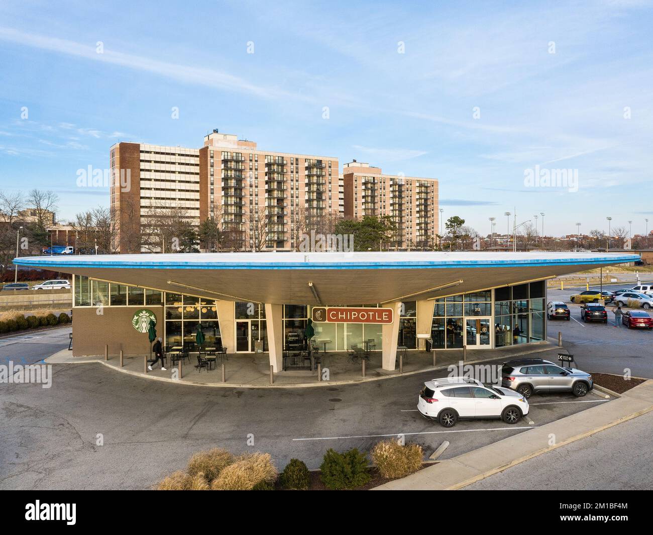 Former Phillips 66 gas station converted into Starbucks aka Flying Saucer building Stock Photo