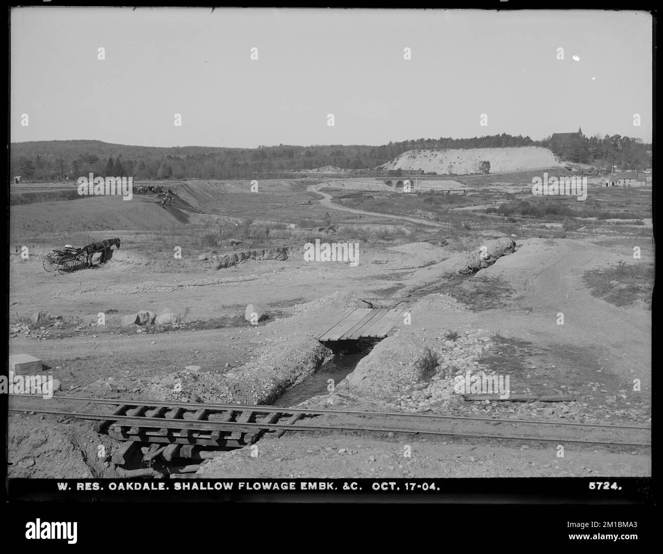 Wachusett Reservoir, shallow flowage embankment, Oakdale, West Boylston
