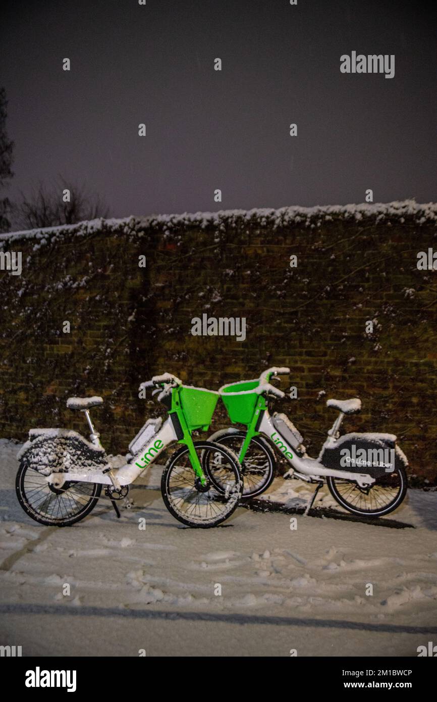 London, UK. 11th Dec, 2022. Snow Envelops Chiswick Mall and the High
