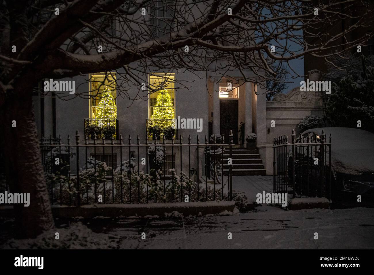 London, UK. 11th Dec, 2022. Snow Envelops Chiswick Mall and the High
