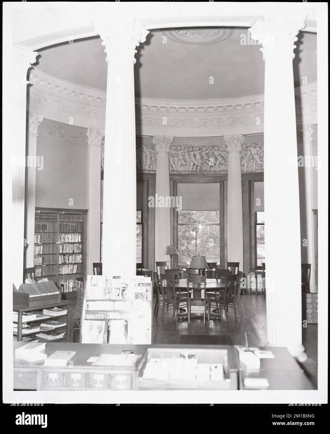 Wayland Library, round room , Public libraries, Columns, Circular rooms