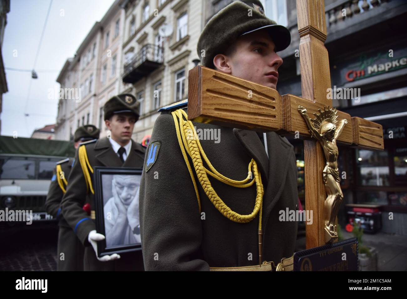 Lviv, Ukraine. 10th Dec, 2022. The funeral ceremony of the Hero of Ukraine Yury Shukhevich in Lviv. He was the son of OUN-UPA commander Roman Shukhevych. He spent 28 years of his life in concentration camps and prisons of the USSR. All his life he fought for the independence of Ukraine. In August 2006, the President of Ukraine Viktor Yushchenko conferred the title of Hero of Ukraine on Yuriy Shukhevych. Credit: SOPA Images Limited/Alamy Live News Stock Photo