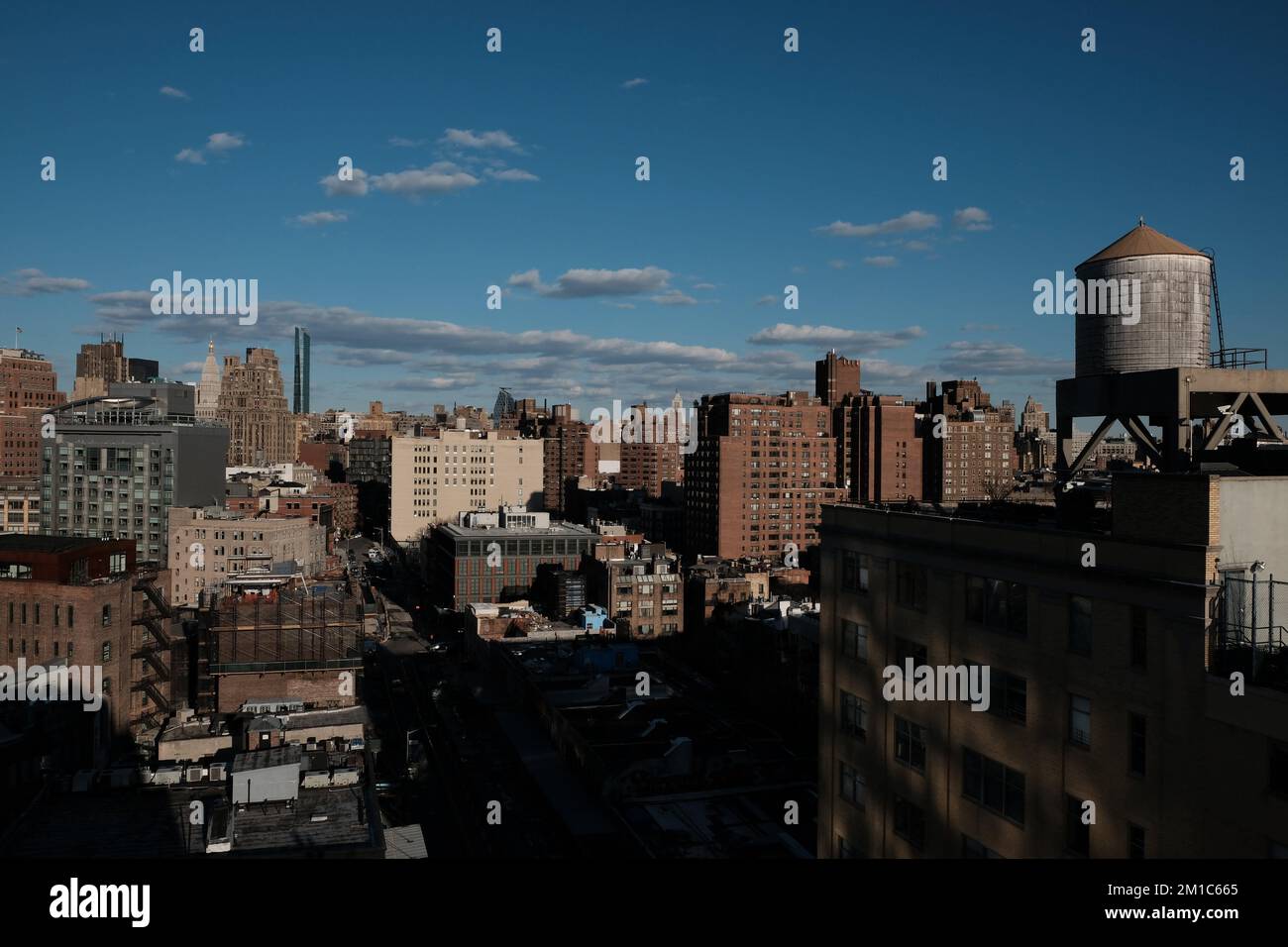 Water tanks on the roof of a apartment building manhattan new york