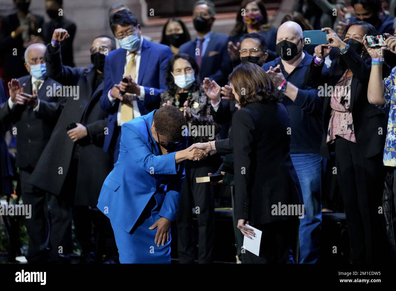 Los Angeles, United States. 11th Dec, 2022. Karen Bass, mayor of Los Angeles, California, shakes hands with Vice President Kamala Harris during an inaugural ceremony in Los Angeles, California on Sunday, December 11, 2022. A six-term congresswomen, Bass last month was elected as the first female and second Black mayor of Los Angeles running on a platform that emphasized her beginnings as a community organizer and experience as a veteran legislator in Sacramento and Washington. Photo by Eric Thayer/UPI Credit: UPI/Alamy Live News Stock Photo