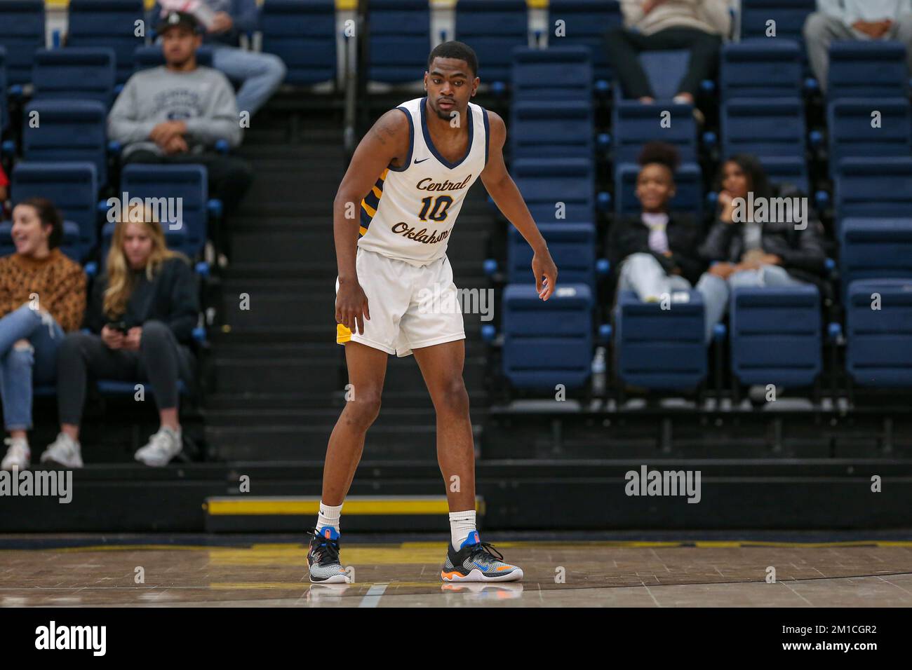 Edmond, OK, USA. 11th Dec, 2022. University of Central Oklahoma Bronchos forward Jalyn Turner (10) defending a Pittsburgh State University Gorillas player during the NCAA basketball game between the Pittsburgh State University Gorillas and the University of Central Oklahoma Bronchos at Hamilton Fieldhouse in Edmond, OK. Ron Lane/CSM/Alamy Live News Stock Photo