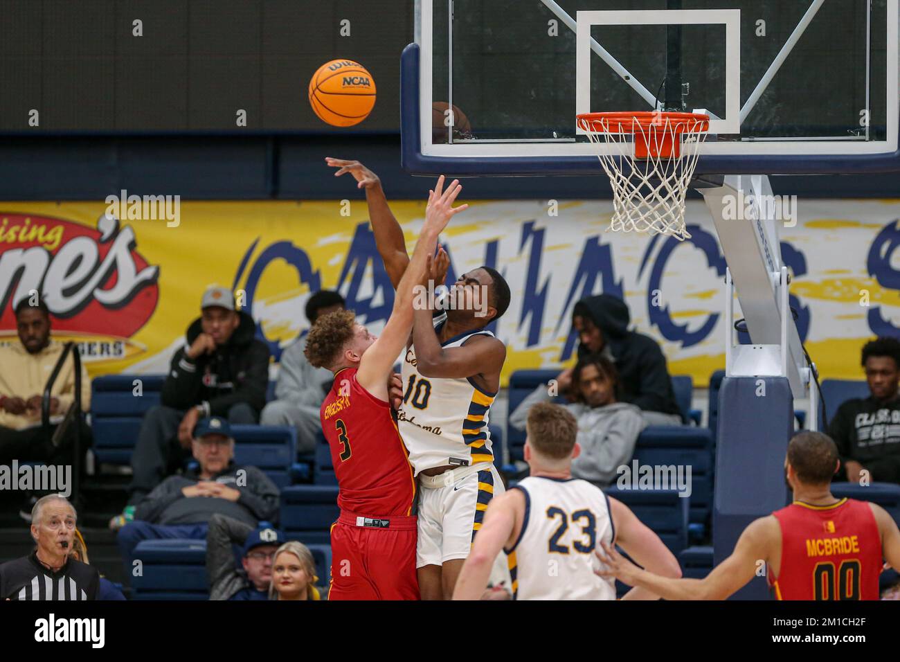 Edmond, OK, USA. 11th Dec, 2022. University of Central Oklahoma Bronchos forward Jalyn Turner (10) blocks a shot attempt of Pittsburg State University Gorillas guard/forward Deshaun English II (3) during the NCAA basketball game between the Pittsburgh State University Gorillas and the University of Central Oklahoma Bronchos at Hamilton Fieldhouse in Edmond, OK. Ron Lane/CSM/Alamy Live News Stock Photo