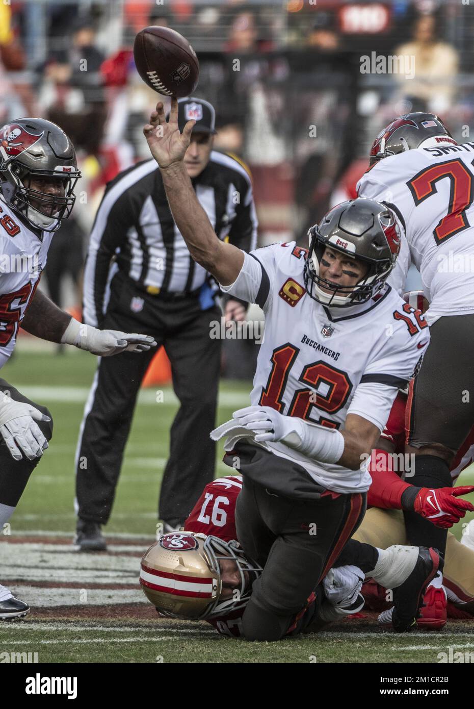 Defensive end joey bosa 97 hi-res stock photography and images - Alamy