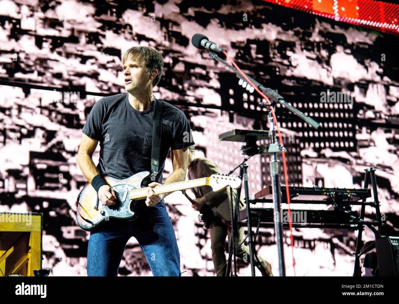 Inglewood, USA. 10th Dec, 2022. Death Cab for Cutie - Ben Gibbard performs onstage during Audacy's 'KROQ Almost Acoustic Christmas' at The Kia Forum on December 10, 2022 in Inglewood, California. Photo: Casey Flanigan/imageSPACE Credit: Imagespace/Alamy Live News Stock Photo