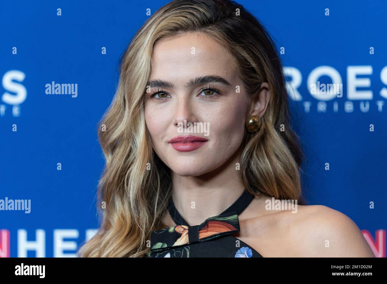 Zoey Deutch attends the 16th annual CNN Heroes: An All-Star Tribute at