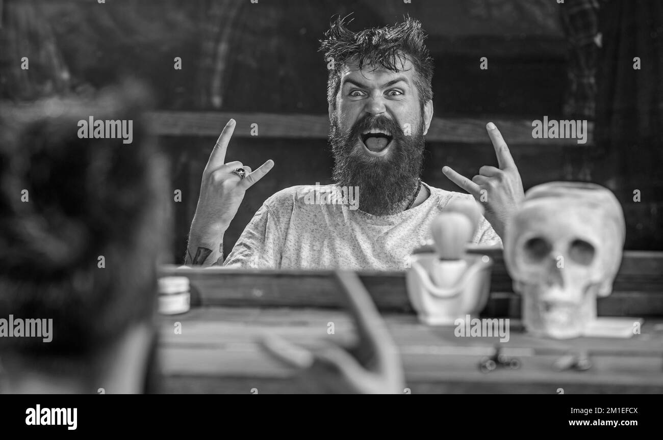 Vintage hairdressers sign Black and White Stock Photos & Images Alamy