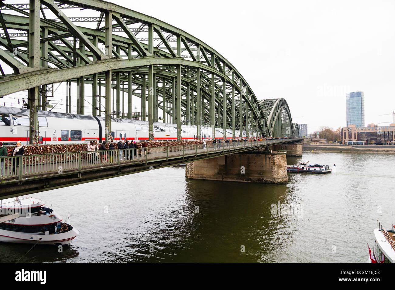 Hohenzollern railway bridge, Hohenzollernbruke, Koln Cologne Germany Stock Photo