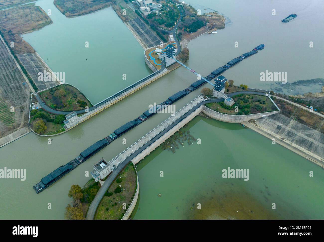 HUAI'AN, CHINA - DECEMBER 11, 2022 - Aerial photo shows transport ships on the Huai 'an section of the Beijing-Hangzhou Grand Canal in Huai 'an city, Stock Photo