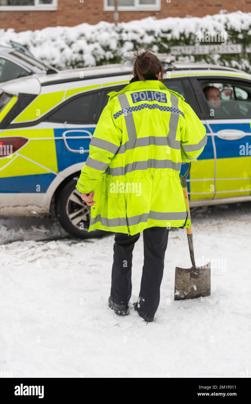 Brentwood, UK. 12th Dec, 2022. Brentwood Essex 12th Dec 2022 UK WEATHER PICTURES Essex Police car stuck in snow in Brentwood Essex UK Credit: Ian Davidson/Alamy Live News Stock Photo