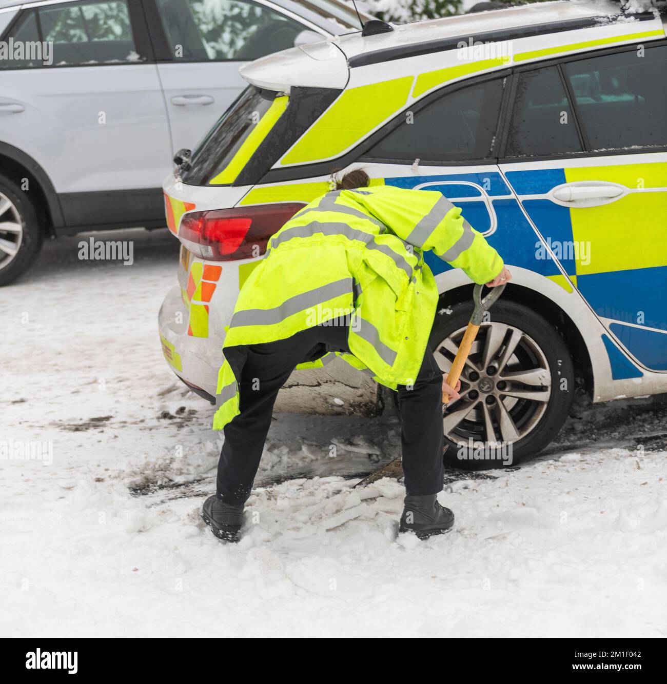 Brentwood, UK. 12th Dec, 2022. Brentwood Essex 12th Dec 2022 UK WEATHER PICTURES Essex Police car stuck in snow in Brentwood Essex UK Credit: Ian Davidson/Alamy Live News Stock Photo