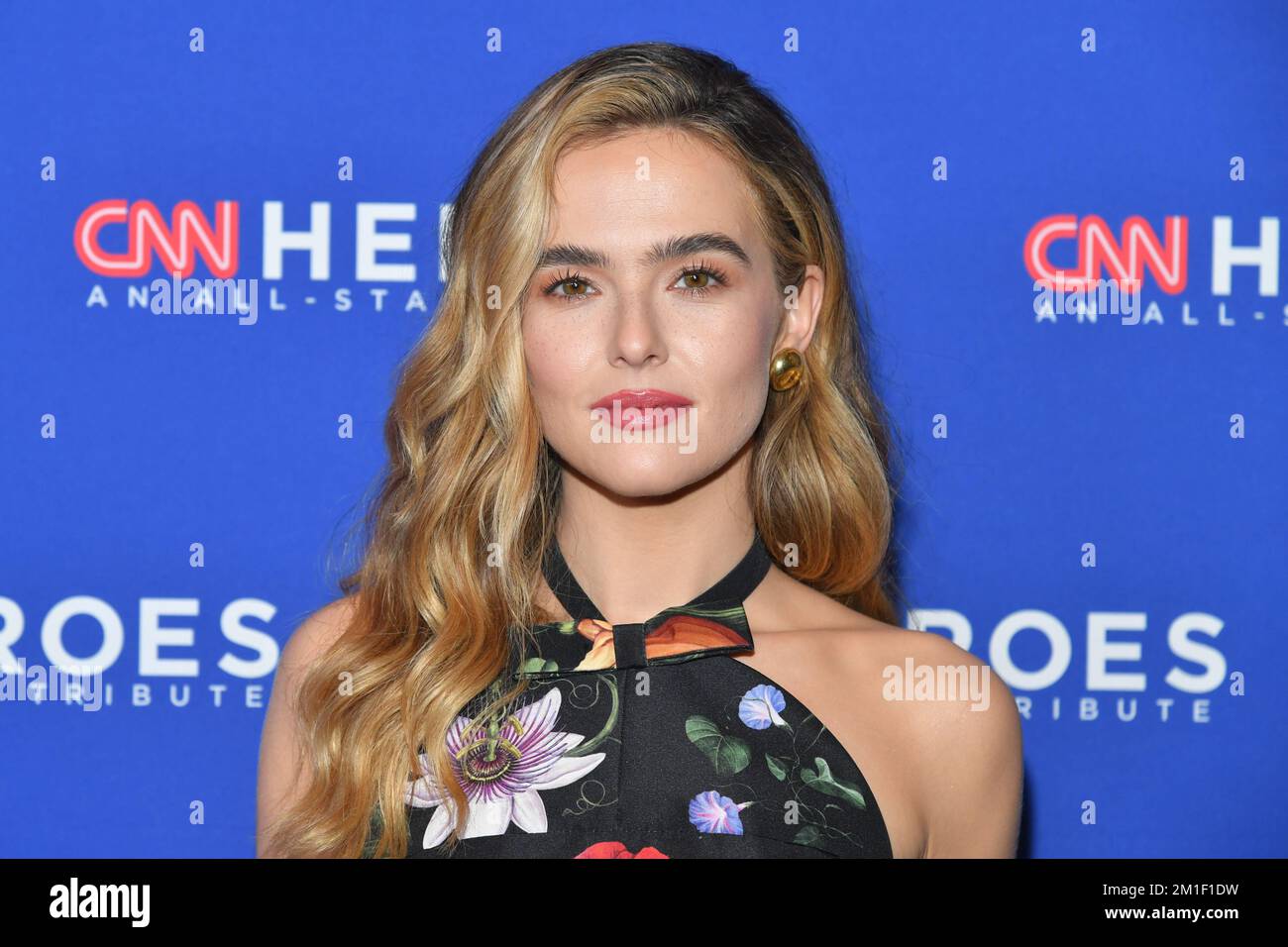 Zoey Deutch attends the 16th annual CNN Heroes: An All-Star Tribute at