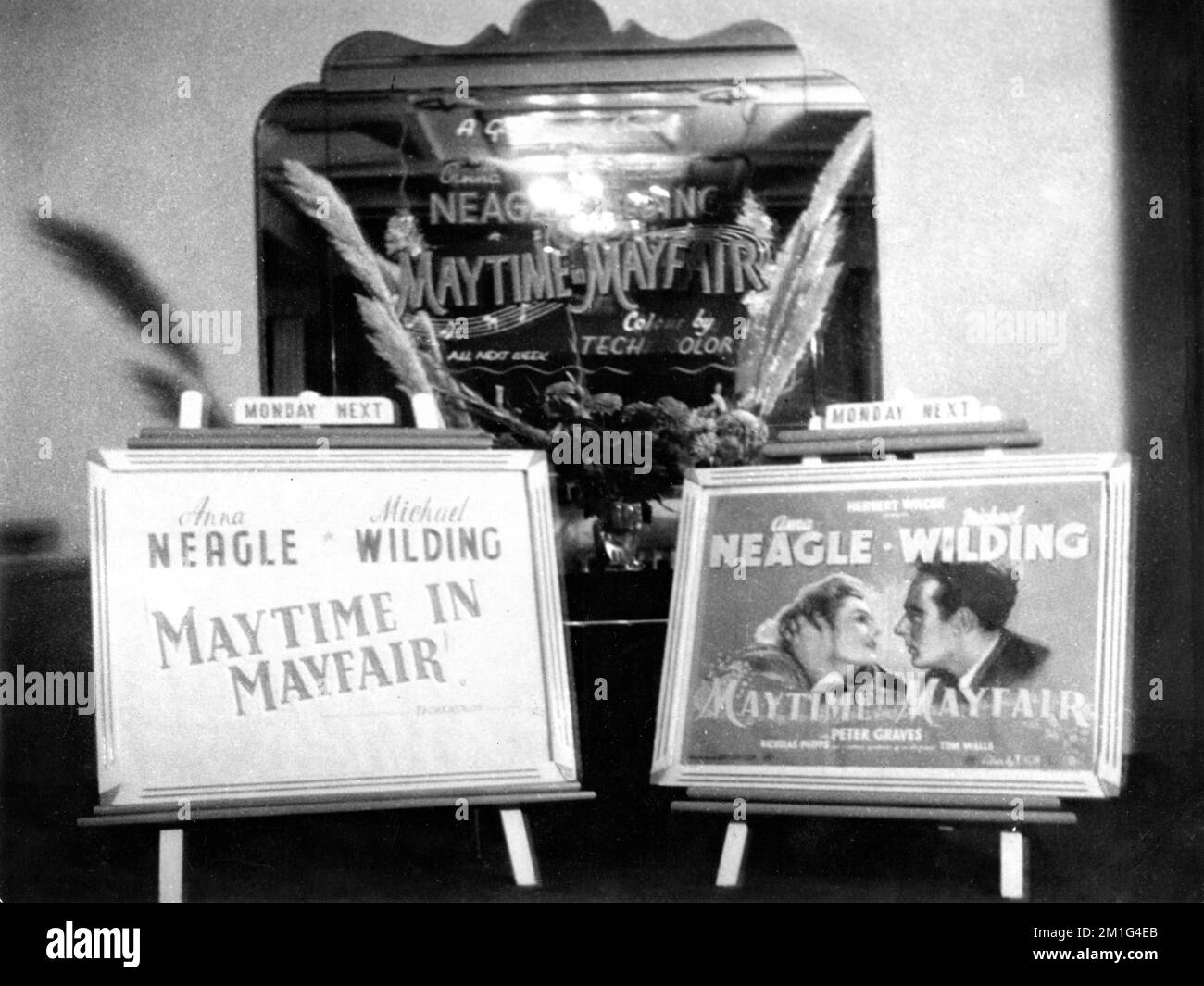 Herbert Ritz Anna neagle maytime in mayfair Black and White Stock Photos & Images ...