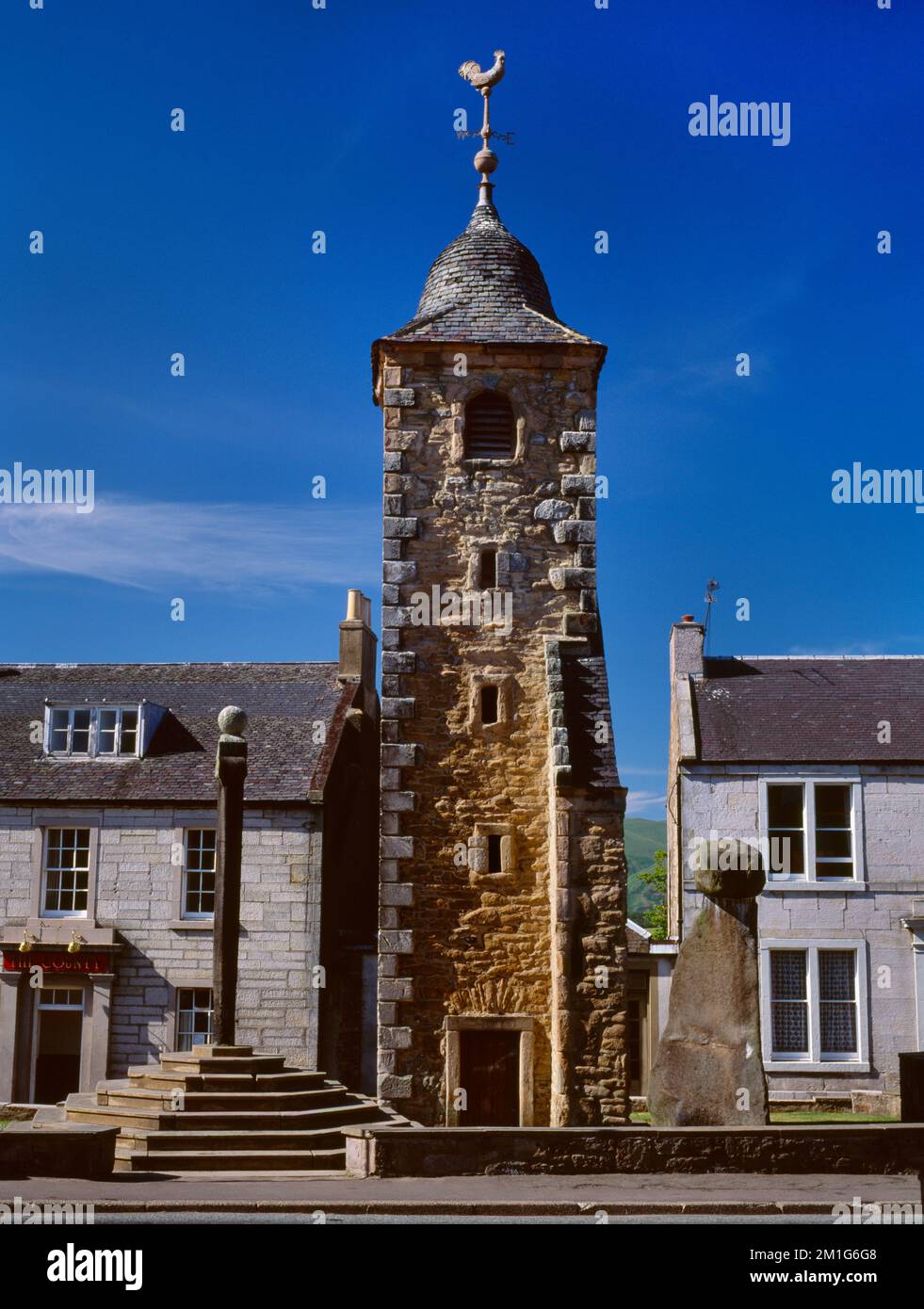 View NNW of the Clackmannan Stone, the Tolbooth & Mercat Cross in Main
