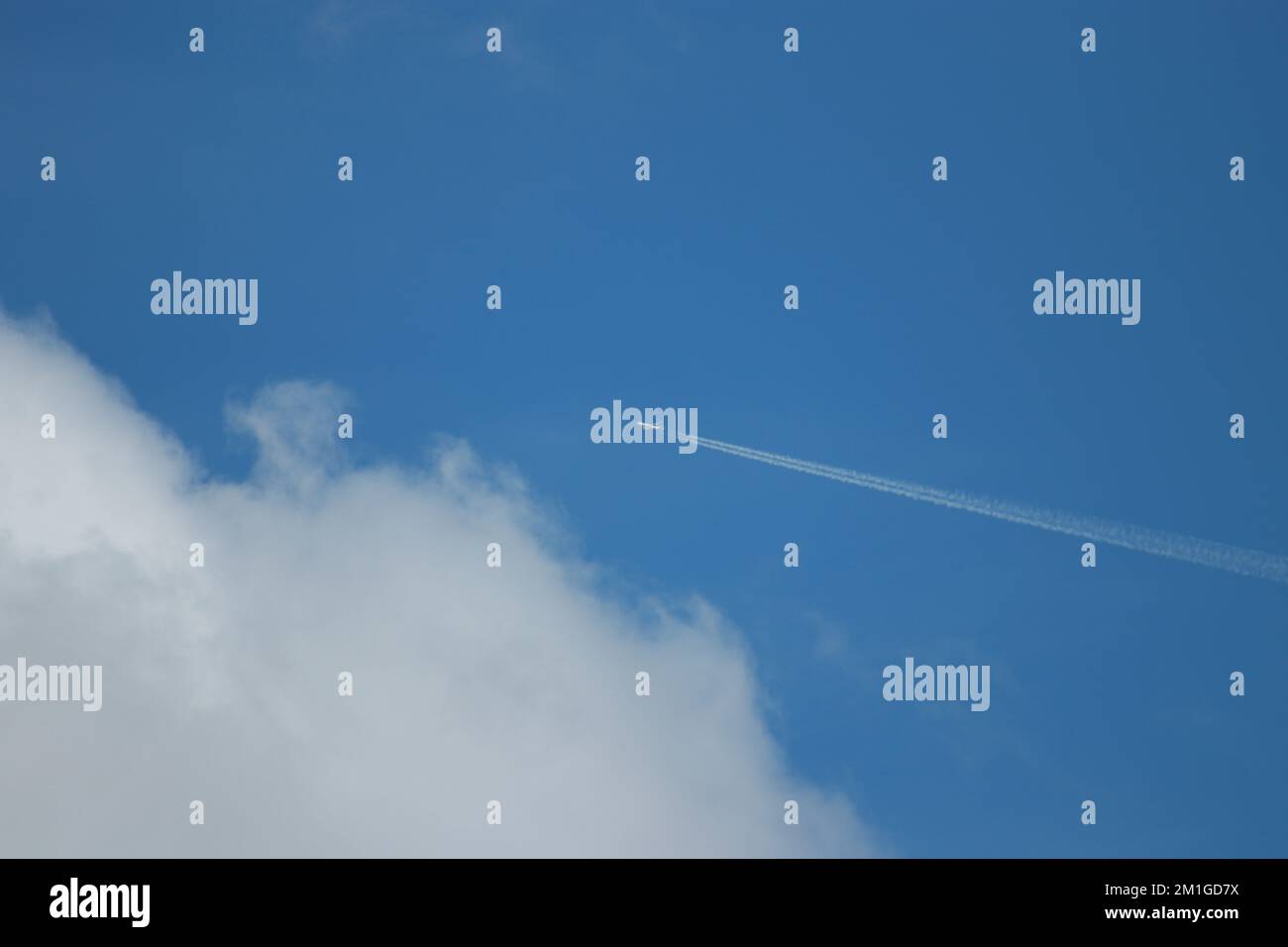 Aircraft cruising altitude hi-res stock photography and images - Alamy