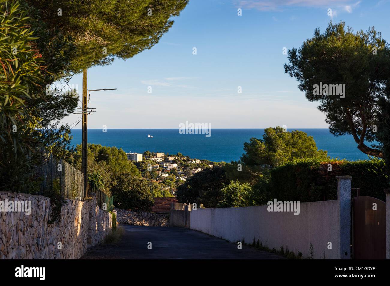 Paysage sur la ville avec la mer comme horizon depuis la Montée des