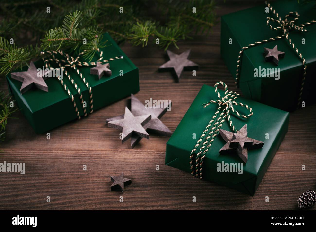 Green gift boxes hi-res stock photography and images - Alamy