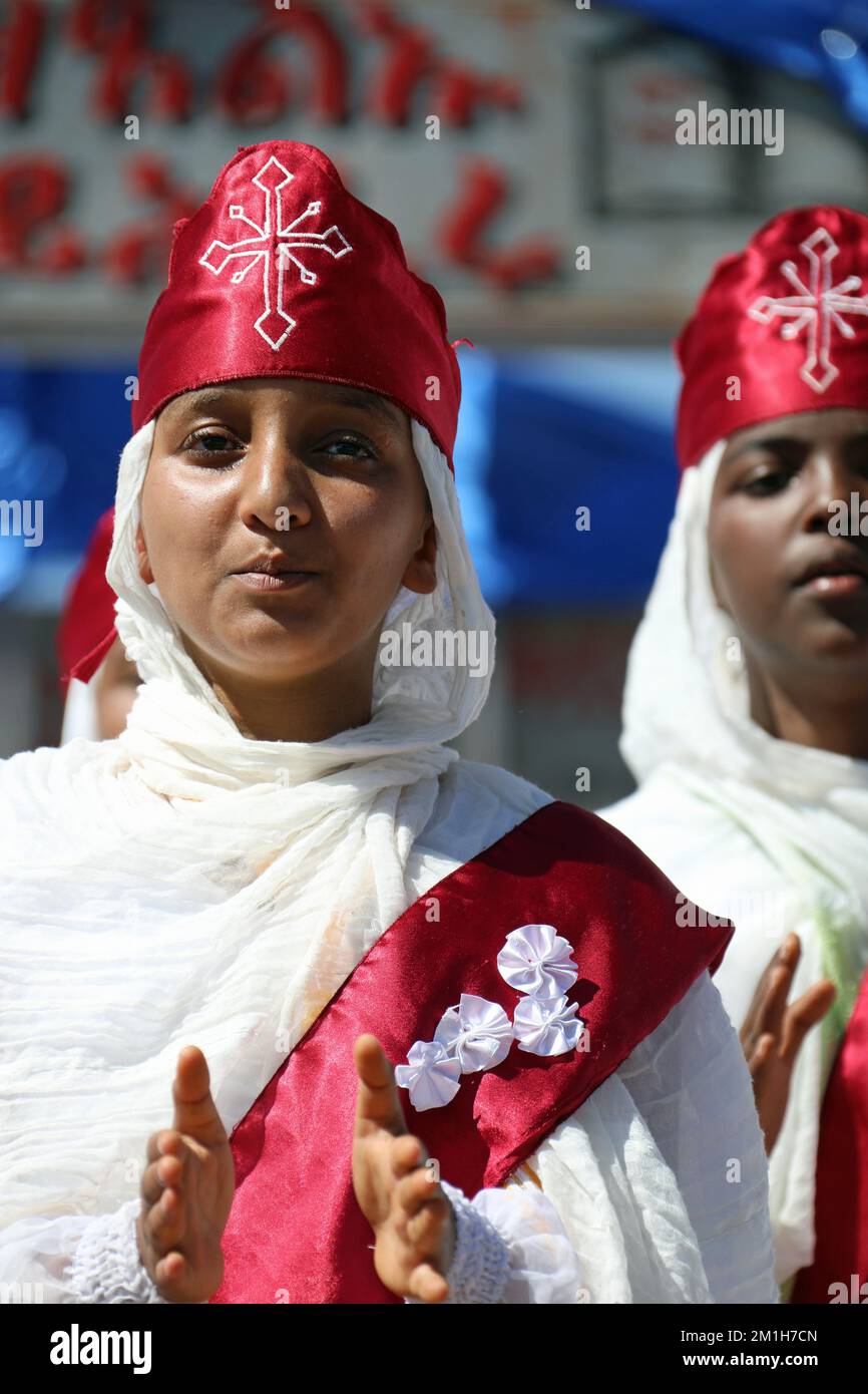 Eritrean girls singing at the Nigdet celebrations in Asmara Stock Photo