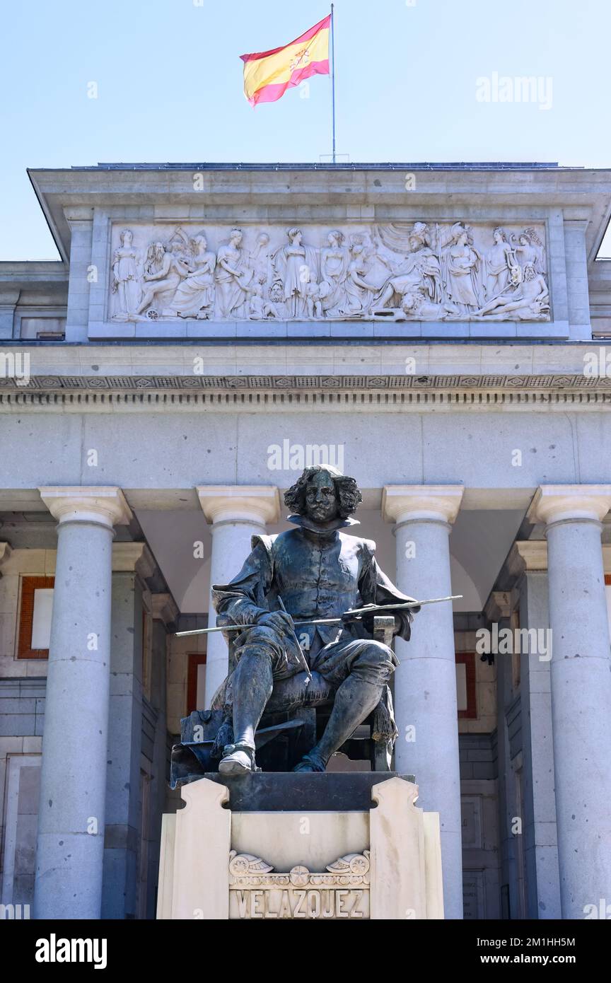 Museo del prado entrance hi-res stock photography and images