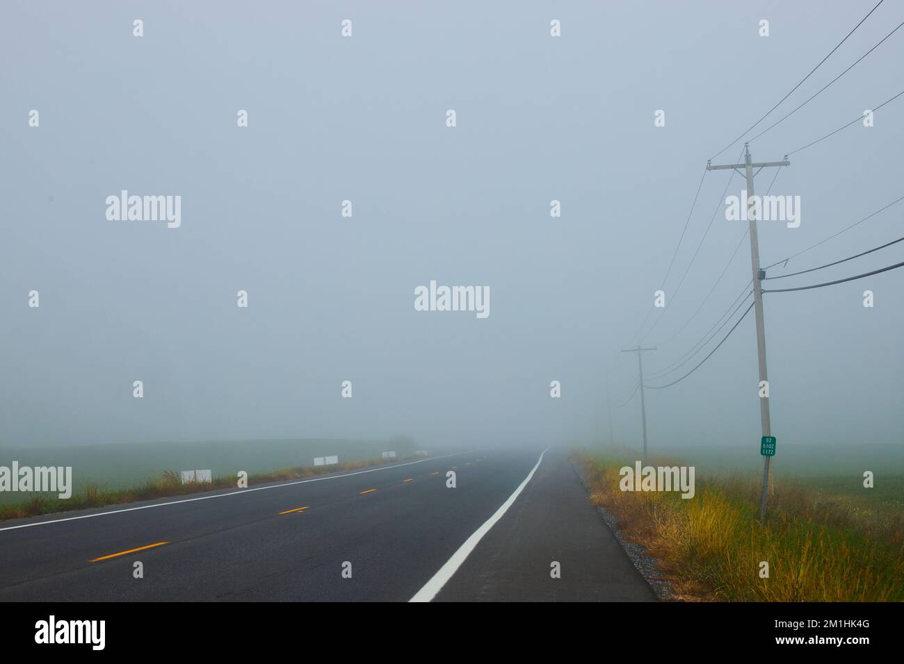 Extremely foggy country road hi-res stock photography and images - Alamy