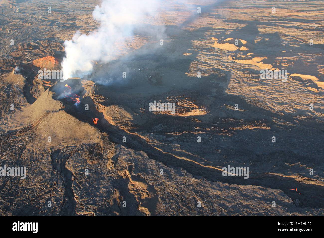 Mauna Loa, Hawaii, USA. 10th Dec, 2022. Aerial image of fissure 3 erupting on the Northeast Rift Zone of Mauna Loa. As of 7:00 a.m. today, December 10, a lava pond replaced the fountains at the fissure 3 vent. USGS image by J. Bard. Credit: USGS/ZUMA Wire/ZUMAPRESS.com/Alamy Live News Stock Photo