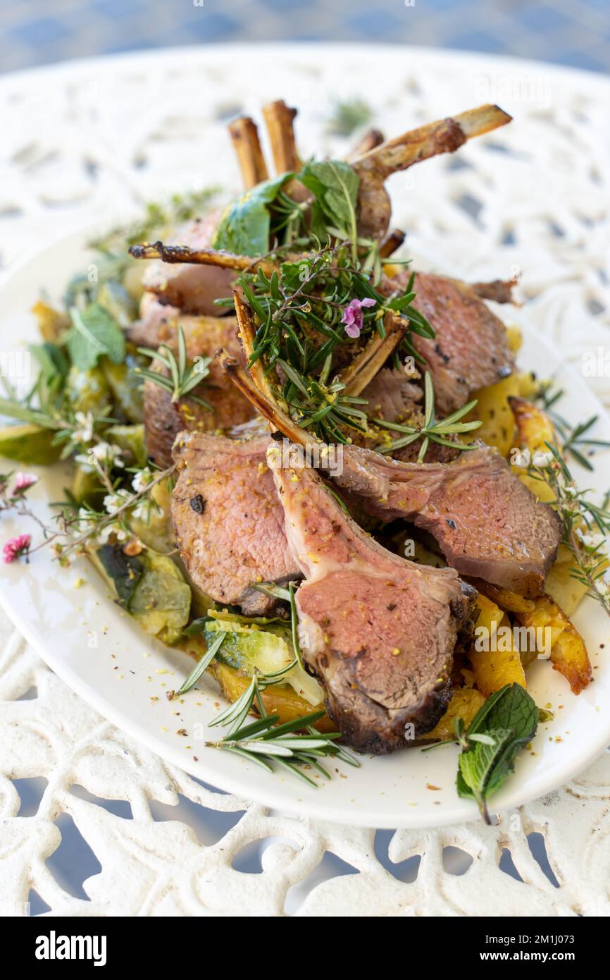 Lamb roast vegtables hires stock photography and images Alamy