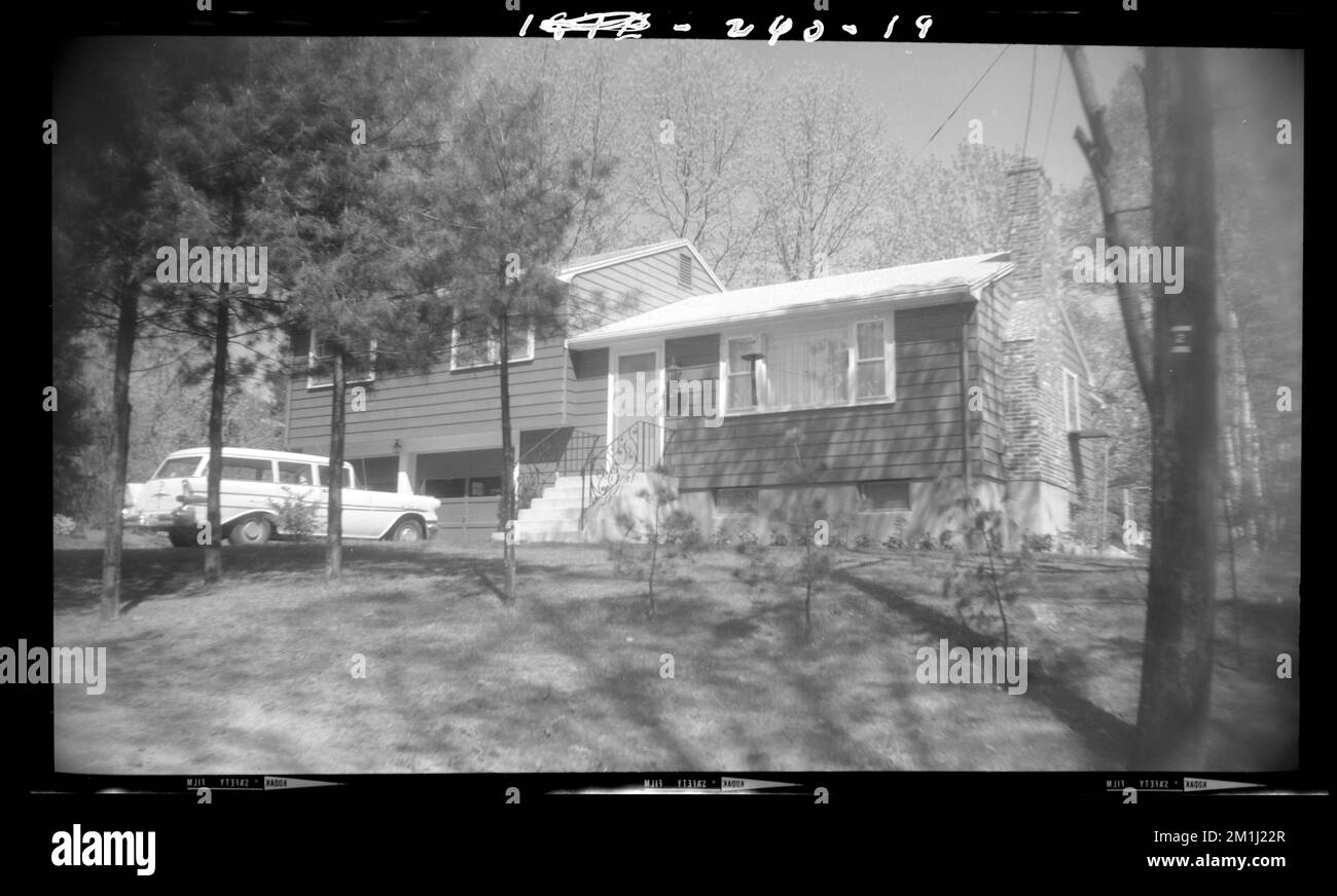19 Oak Knoll Terrace , Houses. Needham Building Collection Stock Photo