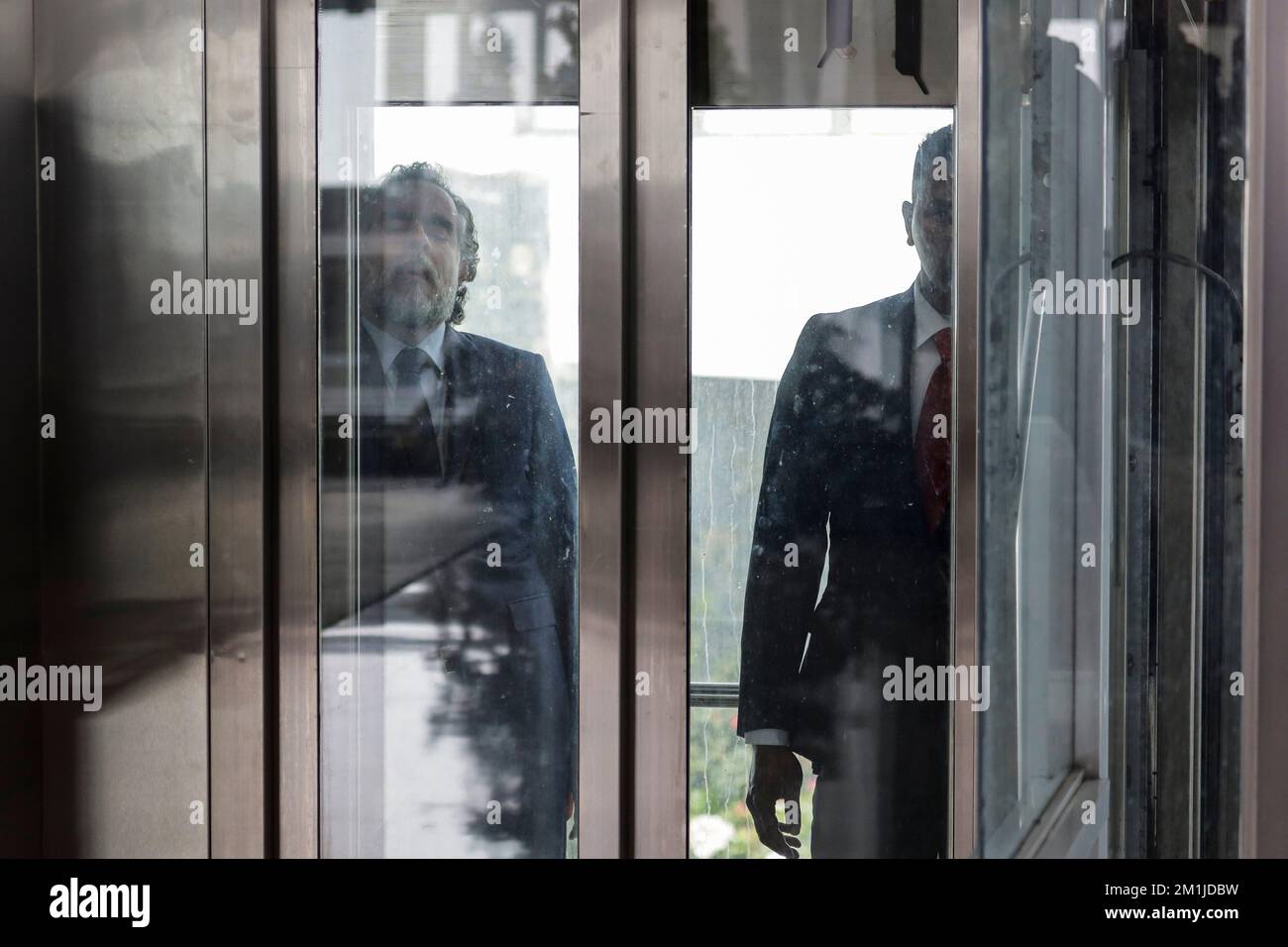 Caracas, Venezuela. 12th Dec, 2022. Armando Benedetti, Colombian ambassador to Venezuela, stands in an elevator on the sidelines of a press conference following peace talks between the ELN and the Colombian government at the Humboldt Hotel. Credit: Jesus Vargas/dpa/Alamy Live News Stock Photo