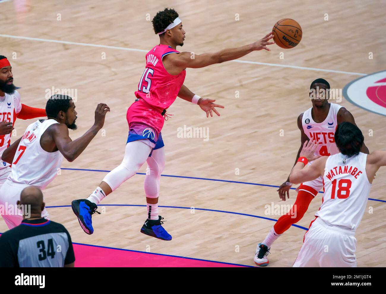 WASHINGTON, DC - DECEMBER 12: Washington Wizards guard Devon Dotson (15) throws out a pass during a NBA game between the Washington Wizards and the Brooklyn December 12 2022, at