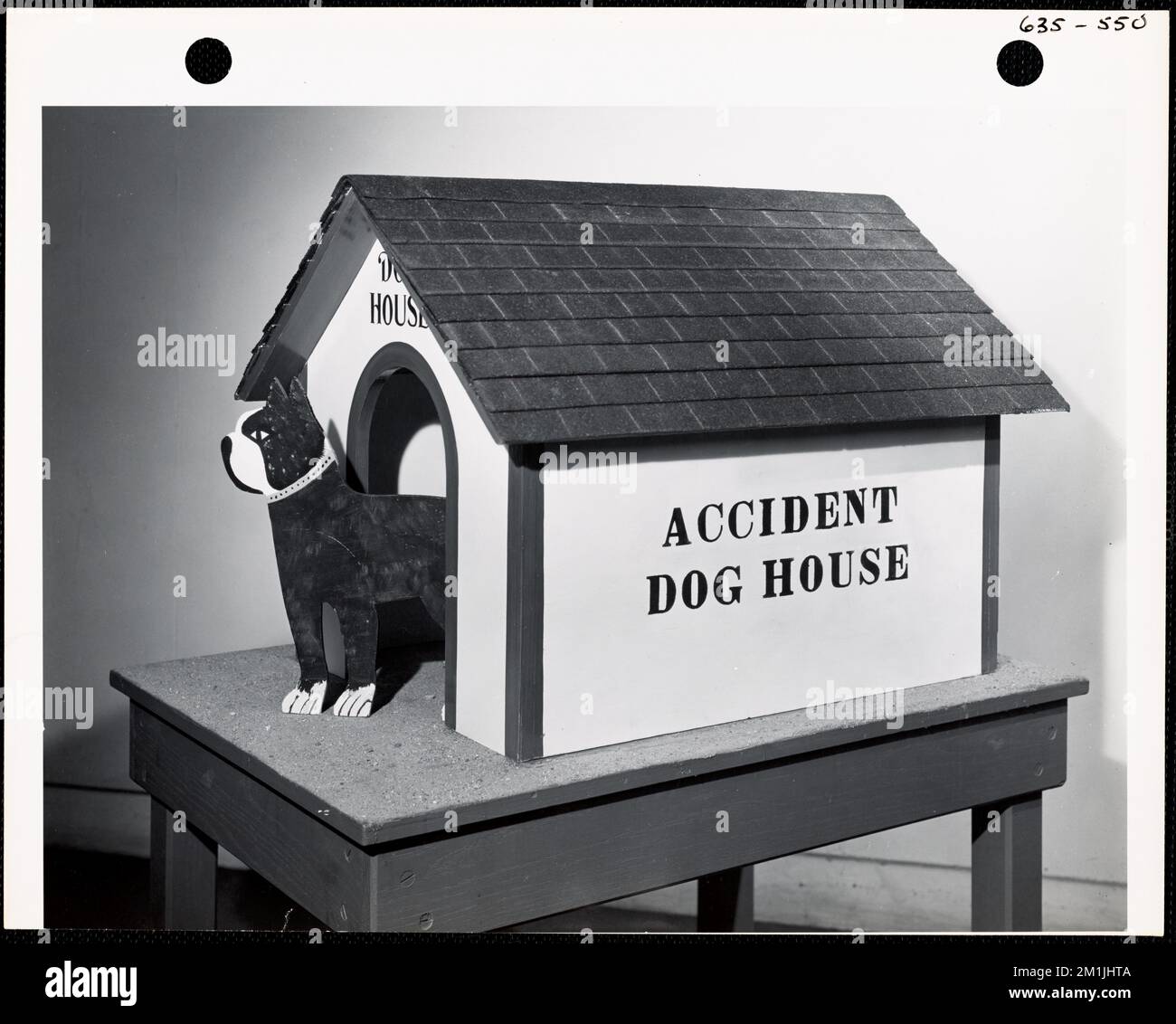 Accident dog house , Kennels, Watertown Arsenal Mass.. Records of U.S