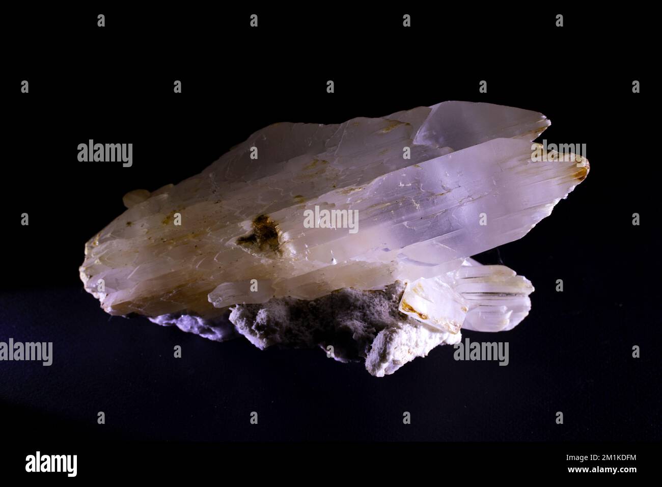 Gypsum mineral hires stock photography and images Alamy