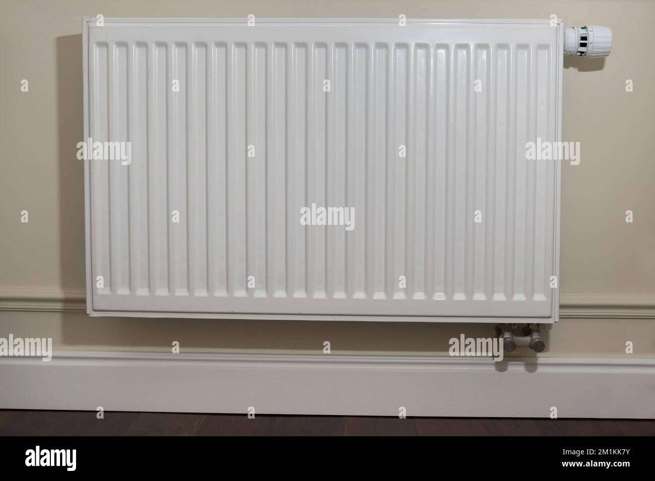 Heating Radiator, White radiator in an apartment Stock Photo Alamy