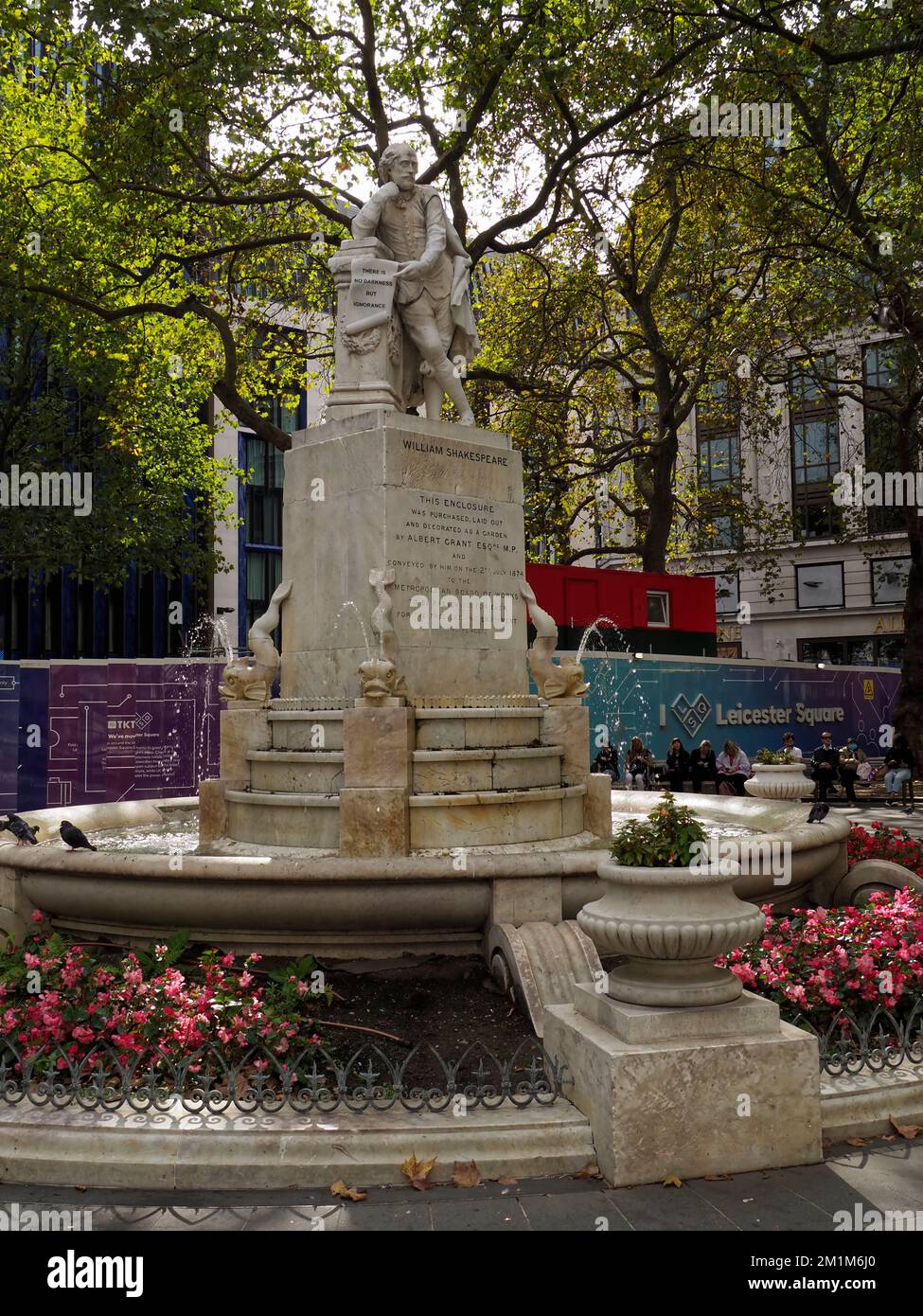 statue of William Shakespeare, by sculptor Giovanni Fontana, Leicester