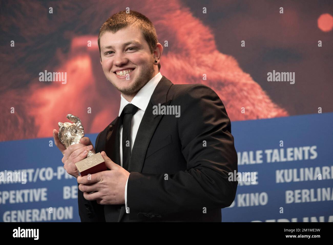 Anthony Bajon mit einem silbernen Baeren - Pressekonferenz mit den Preistraegern, Berlinale 2018, 24. Februar 2018, Berlin. Stock Photo