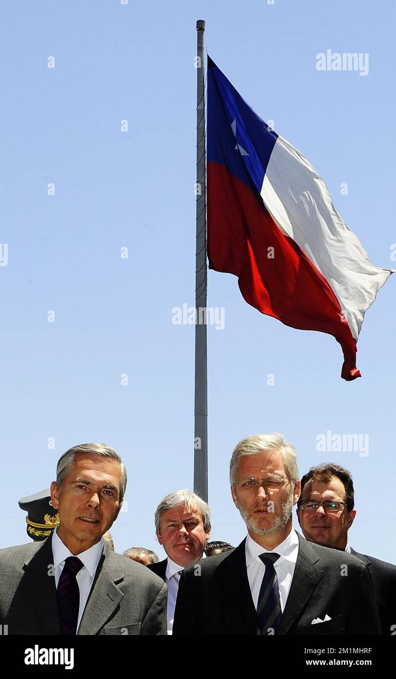 20111206 - SANTIAGO, CHILE : Prince Philippe of Belgium (R) and Chilean Undersecretary of defense, Ricardo Izurieta walk to the crypt after the wreath laying ceremony at the Libertador General Bernardo OHiggins Monument, in Santiago, Tuesday 06 December 2011. Prince Philippe of Belgium is on a four days economic mission in Chile, South America. BELGA PHOTO BENOIT DOPPAGNE Stock Photo
