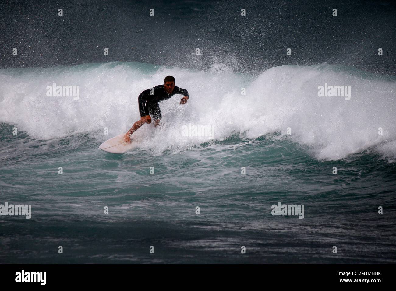 Impressionen: Surfer, Conulla, Sydney, Australia. Stock Photo