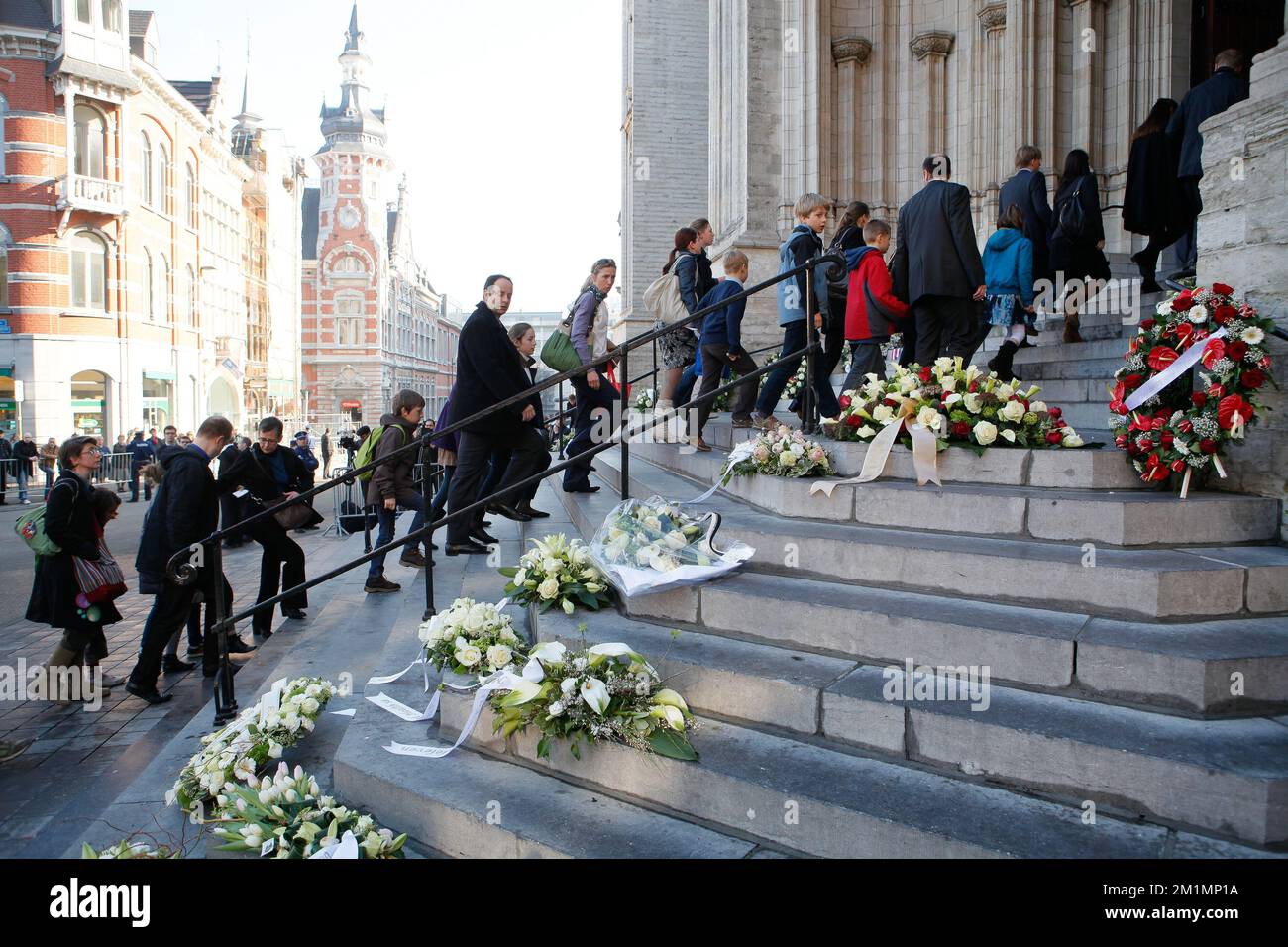 Bus école hires stock photography and images Alamy