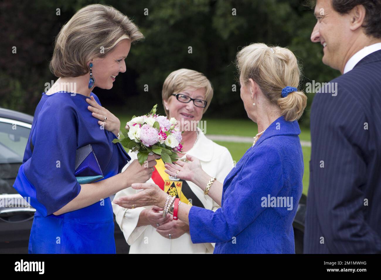 20120619 - WATERLOO, BELGIUM: Princess Mathilde of Belgium, Marie-Jose Laloy, Governor of Brabant Wallon, and Mrs. Jonet, chairwoman of The Foundation Futur 21, pictured as Princess Mathilde arrives  for the first award ceremony of the 'Fondation Futur 21', in Waterloo, Tuesday 19 June 2012. The Fondation Futur 21 supports educational, humanitarian or medical projects where children and youth are put first. BELGA PHOTO KRISTOF VAN ACCOM Stock Photo